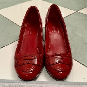 Red Patent Leather Ballet Flats 2.5” Heel Sz 37 Cleavage Peep Toe | Used Good